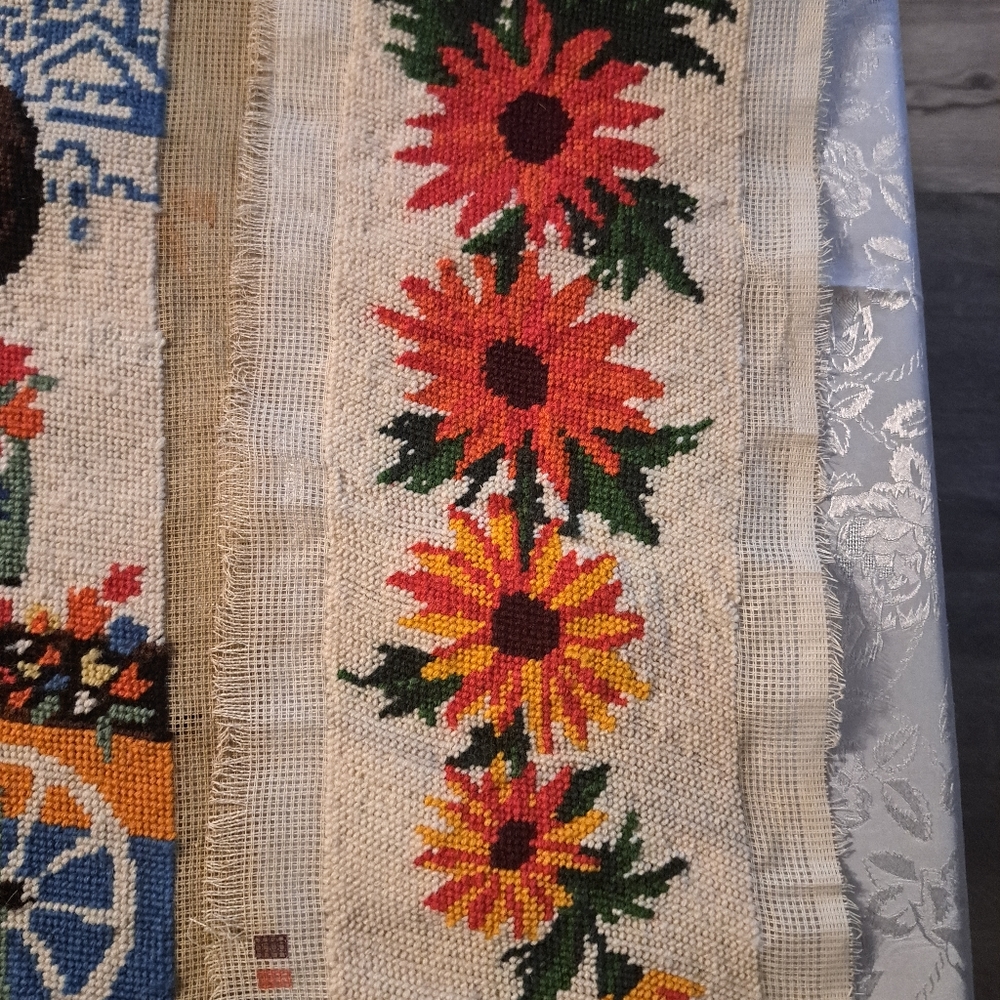 5 Needlepoints - Picture 4 of 5